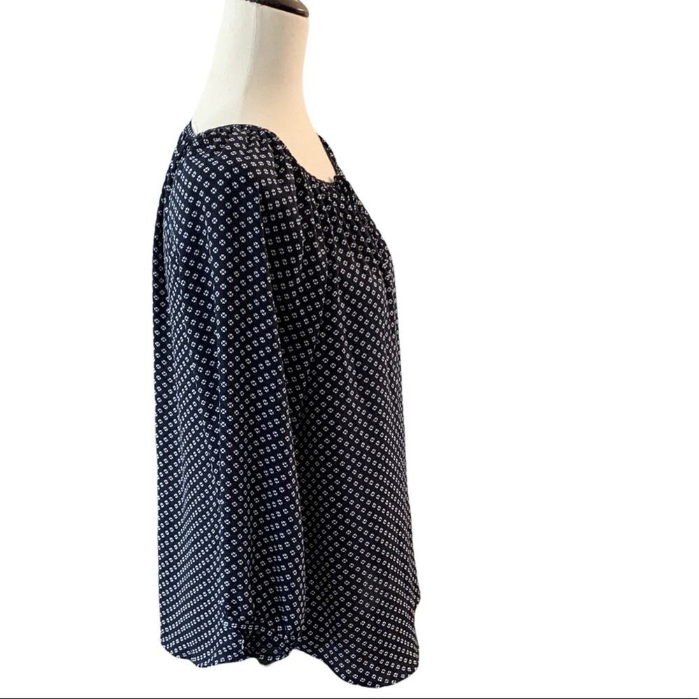 LOFT blouse top. Shirt. Blue white print‎ size Small - Picture 4 of 5